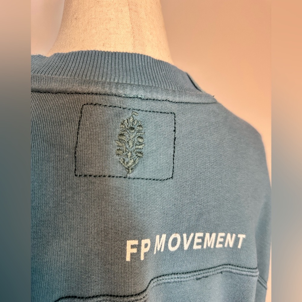 NWT sz S Free People FP Movement All Star Buti Logo Pullover Midnight Jade Combo - Picture 6 of 10